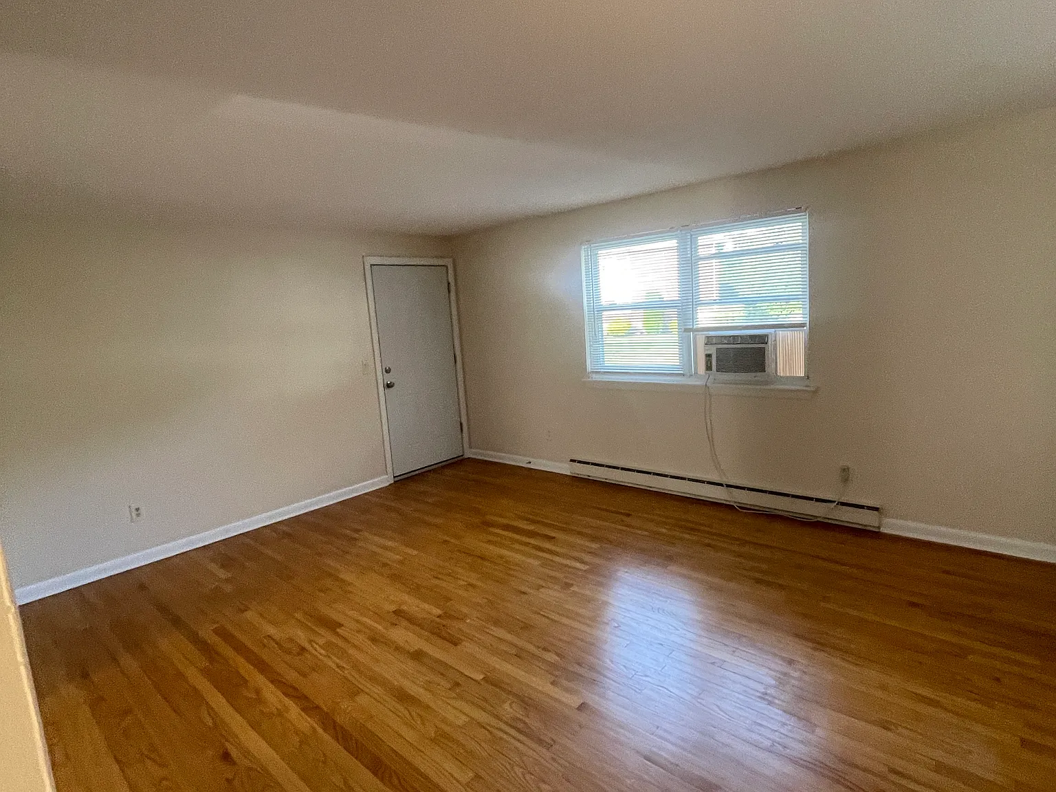2 bed, 750 sqft, $1,850 — Photo 4
