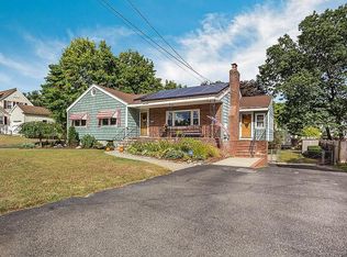 7 Sheila Ave, North Chelmsford, MA 01863