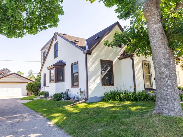 805 Cottage Ave W, Saint Paul, MN 55117