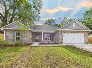 408 W Pine St, Mary Esther, FL 32569