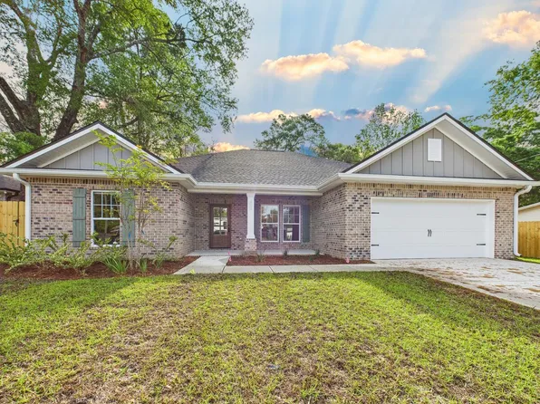 408 W Pine St, Mary Esther, FL 32569
