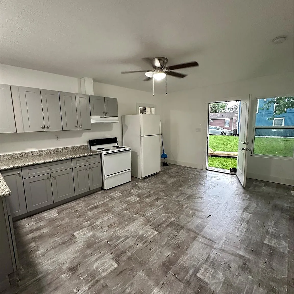 1 bed, 1.0 bath, 500 sqft, $850 — Photo 2