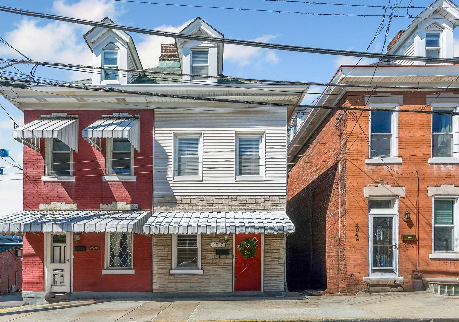 Fully Furnished 2 Bedroom Townhome in Central Lawrenceville — Photo 2