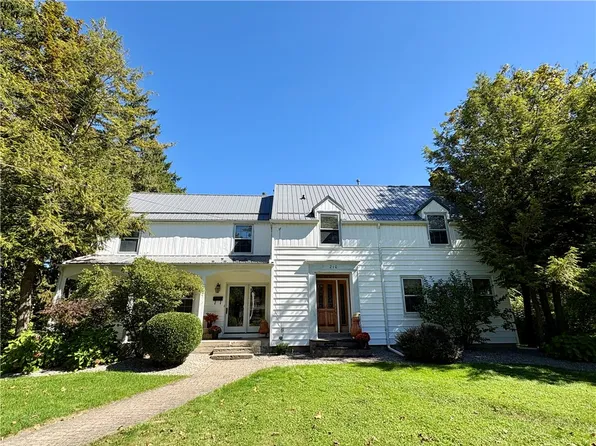 210 Elmwood Ave, Newark, NY 14513