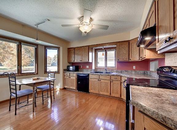 4th image of 2399 Heath Ave N