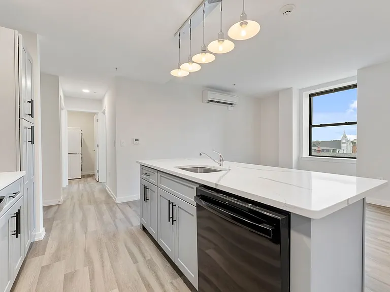 Altamont Apartments — Photo 58