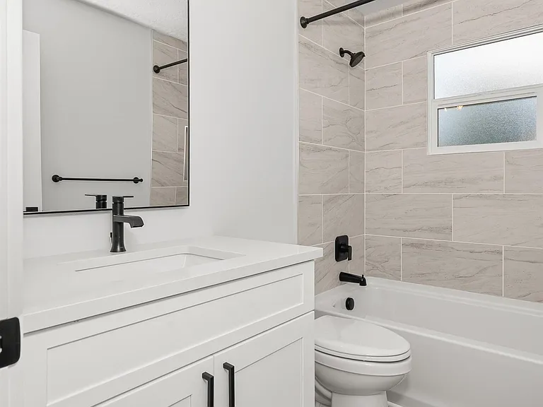 2217 E Longfellow Ave — Photo 7