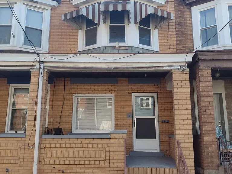 4208 Calvin St — Photo 1