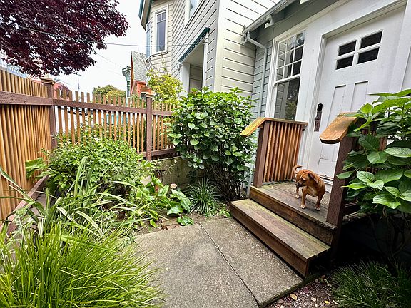 3rd image of 311 Surrey St