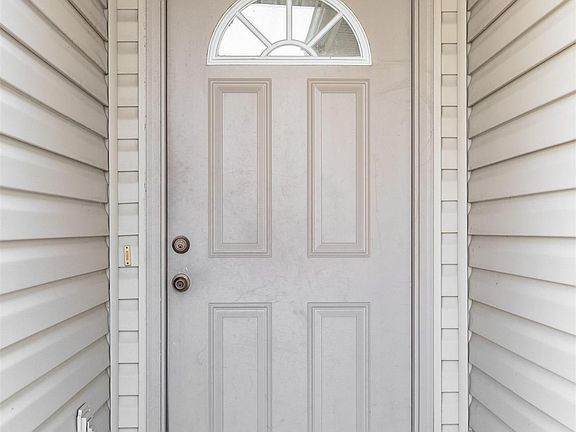 5th image of 12919 Mattison Ct