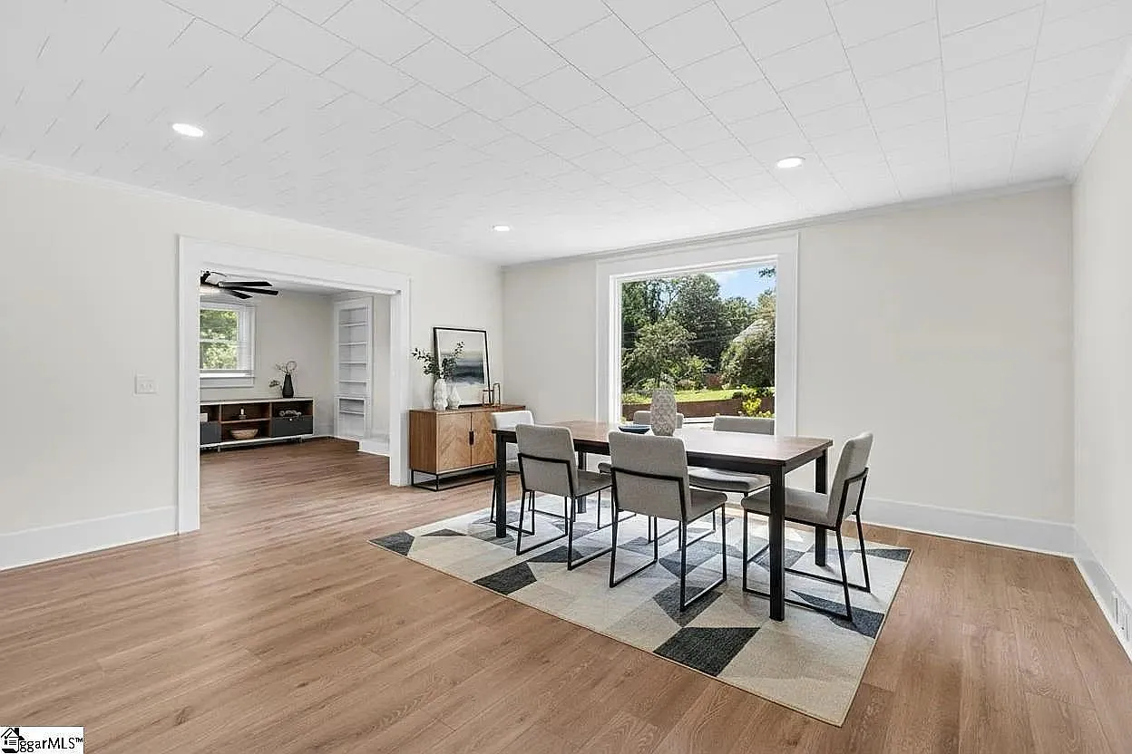 4 bed, 4.0 bath, 3050 sqft, $1,995 — Photo 3