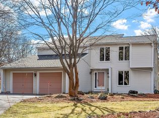 16 Wagontrail Rd, Chelmsford, MA 01824