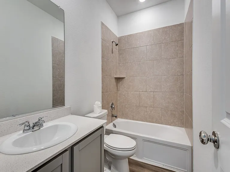 1601 Madison Dr — Photo 13