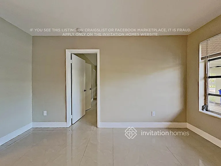 5560 SW 7th Ct — Photo 5