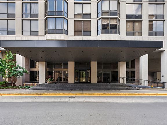 2nd image of 2650 N Lakeview Ave APT 2801
