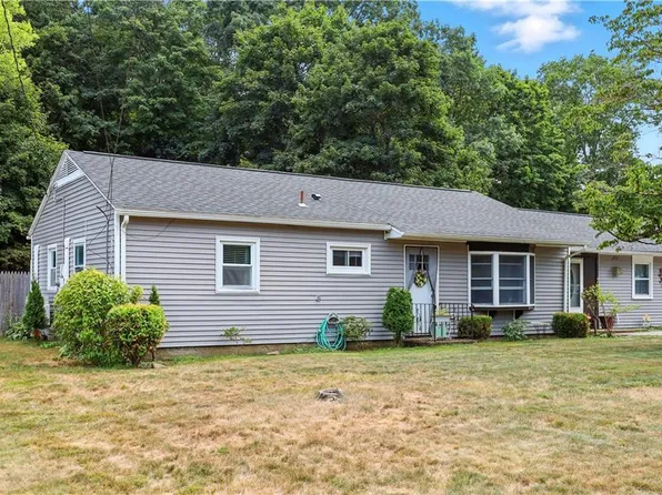 7 Douglas Cir, Smithfield, RI 02828
