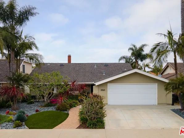 21061 Cocobana Ln, Huntington Beach, CA 92646