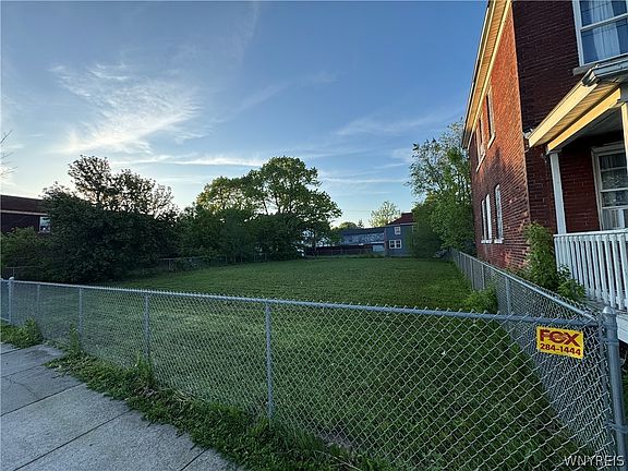 4th image of 2712 Niagara St #46