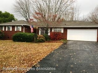 1773 Leconte Dr, Maryville, TN 37803