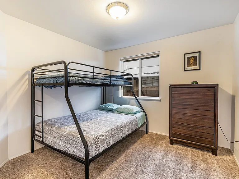 2141 S Sheridan Ave — Photo 8