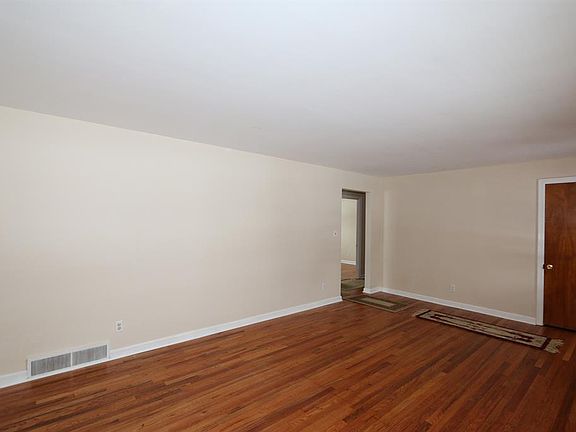 4th image of 3112 Balsamridge Dr