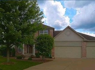 1746 Carman Ridge Ct, Ballwin, MO 63021