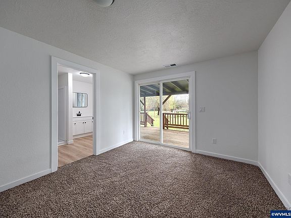 5th image of 339 NE Yamhill St