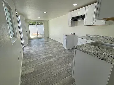 Studio, 350 sqft, $1,700 — Photo 2