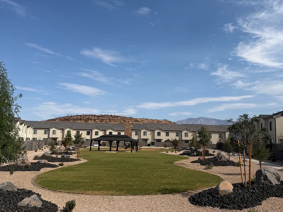 484 South Livy Ln Washington, UT 84780