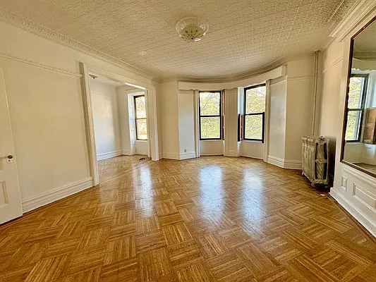 Rented by Compass | media 9