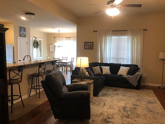 4th image of 105 Sunny Peak St