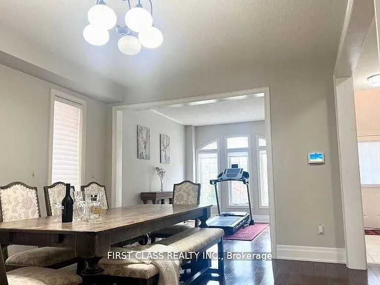 9 Wiley Ave #UPPER FLOOR — Photo 14