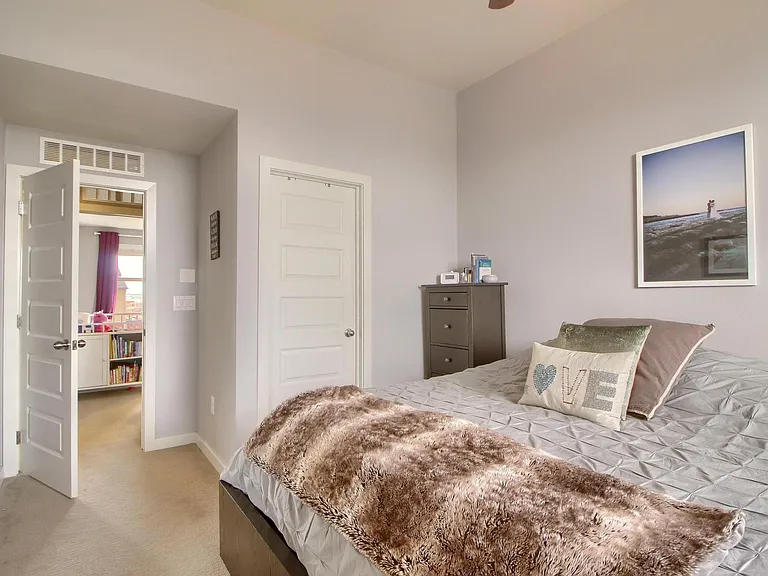 3045 Geneva St — Photo 16