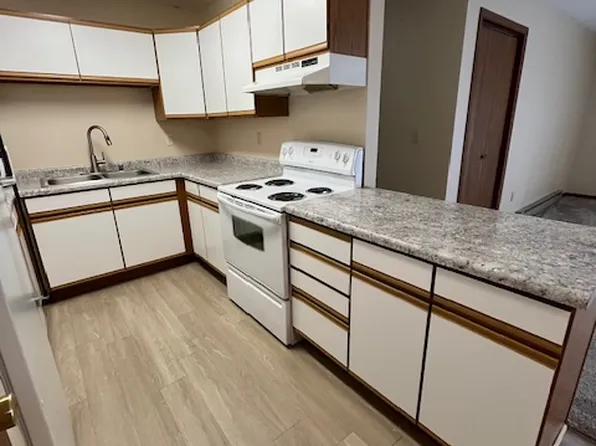 302 S 1st Ave APT 3, Abbotsford, WI 54405