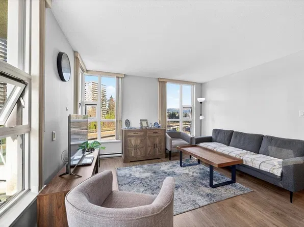 2200 Douglas Rd #807, Burnaby, BC V5C 0G8