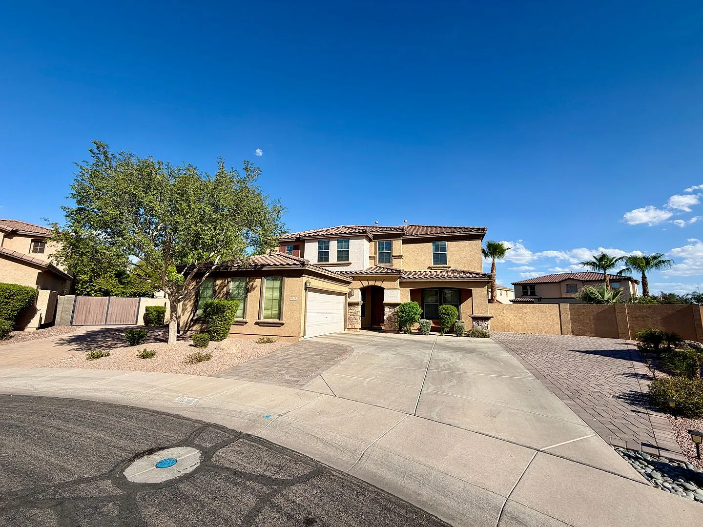 Spacious 6-bedroom, 2.5-bathroom home in Chandler, Welcome to the family friendly community of Su... — Photo 1