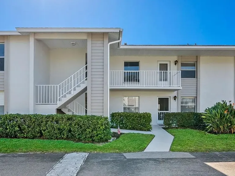 1357 Churchill Cir #G-202 — Photo 2