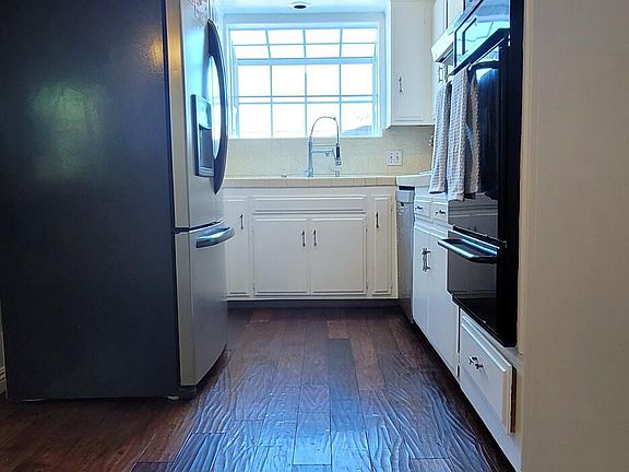 4th image of 13254 Keswick St