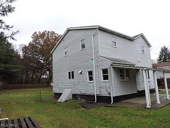 3rd image of 18 S Pleasant Ave
