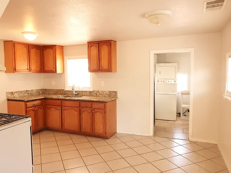 3945 E Madison Ave — Photo 6