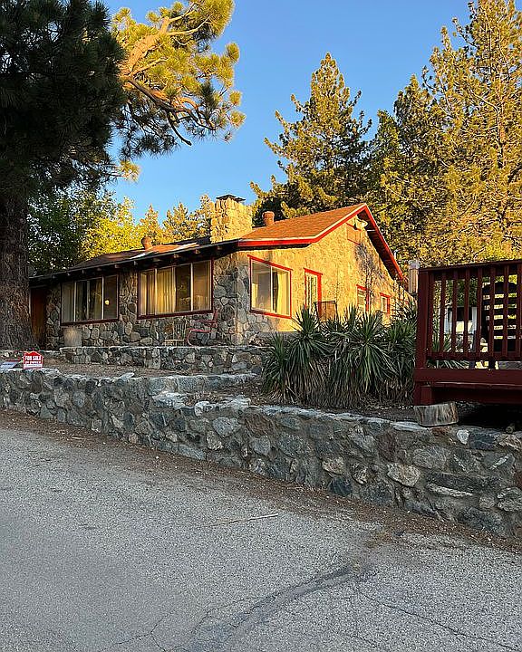 1st image of 18028 Paradise Dr