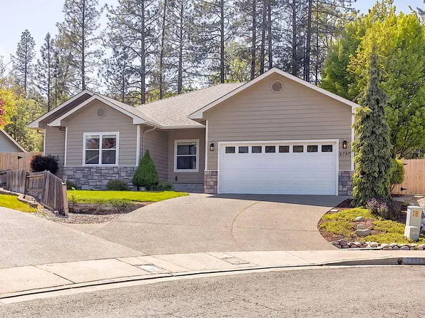 2737 SW Trinity Way, Grants Pass, OR 97527