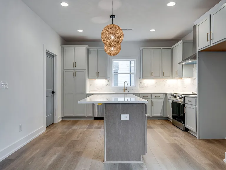 862 W Sharpe Ave #1 — Photo 8