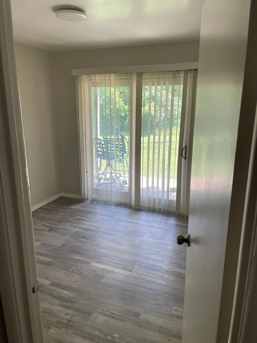 Building Photo - 4520 NW Brencrest Dr #4