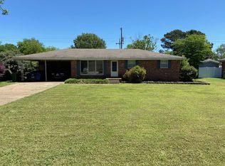 411 Edison Ave, Muscle Shoals, AL 35661