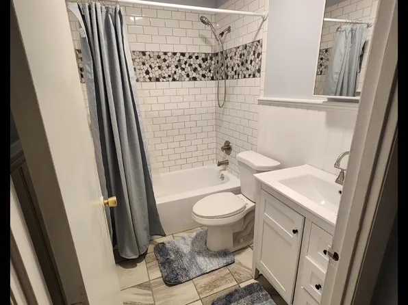 4 Pembroke Dr Unit 5, Derry, NH 03038