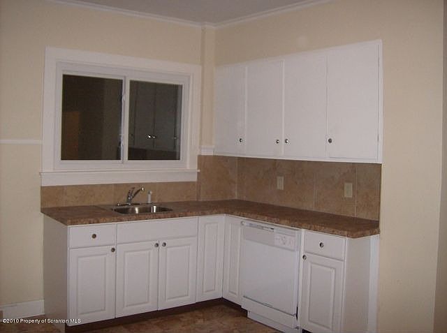 2nd image of 2311 Jackson St