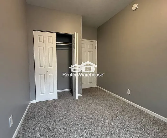 2540 12th Ave S #2 — Photo 5