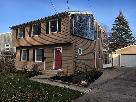 2nd image of 2332 Rosewood Ave SE
