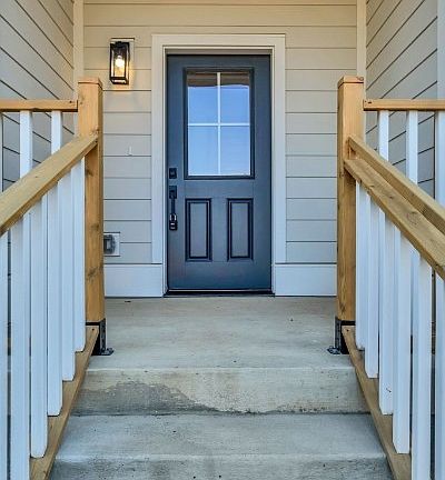 4th image of 2019 Maple View Ln